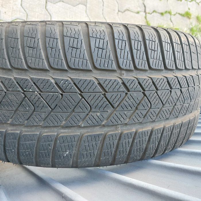 Cauciucuri Winter Pirelli Sottozero 3 (255/35 R19 96H M+S) Run Flat