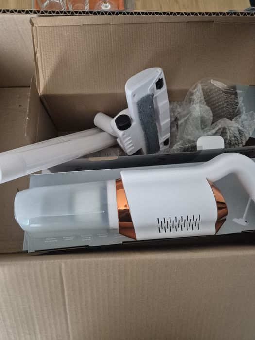 Aspirator fără fir