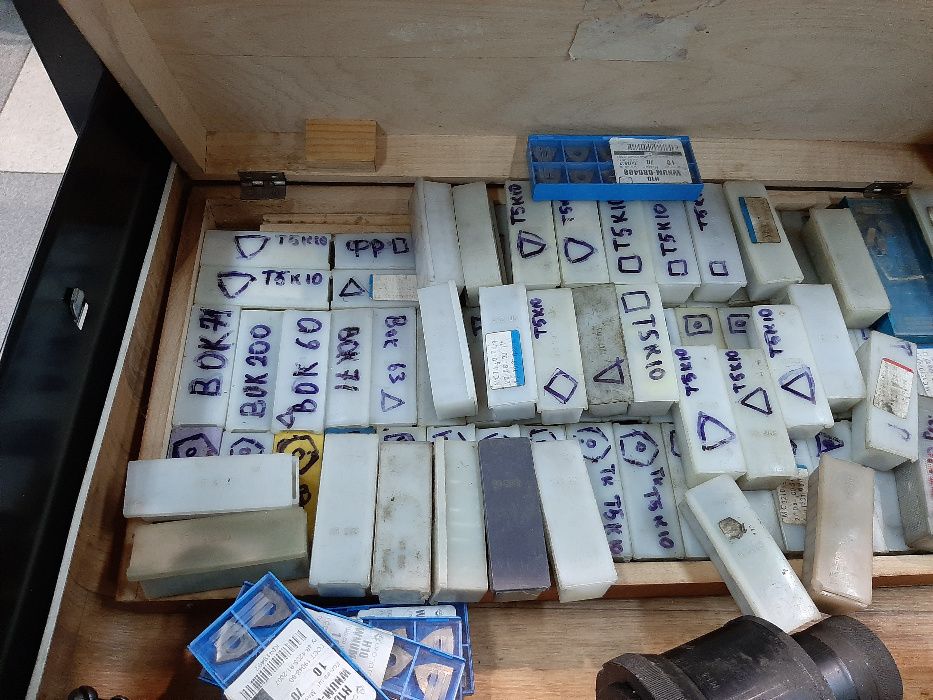 Фрезы разные. К фрезерному станку.Цанги  патроны