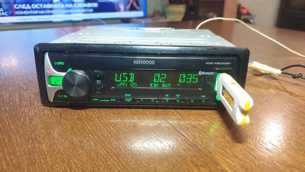 Авто радио плеър музика за кола Кенуулд Kenwood CD MP-3 USB AUX Bluetooth Блутут Цветове