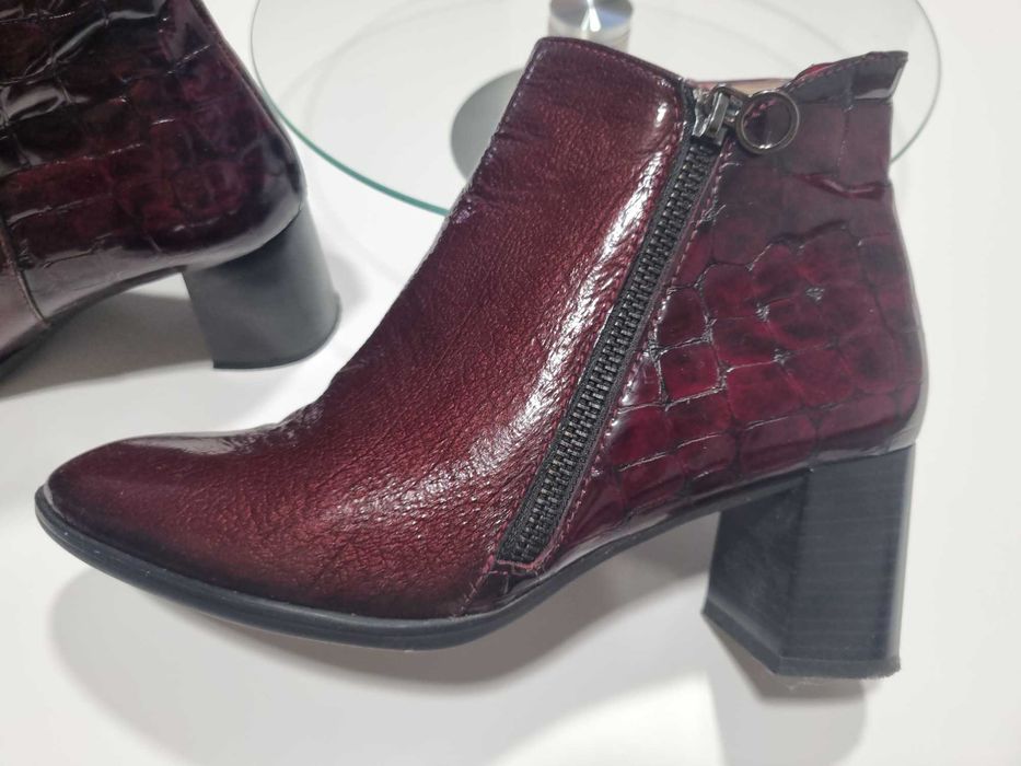 Елегантни боти от естествена кожа, цвят бордо, р-р 39, ток 6,5 см