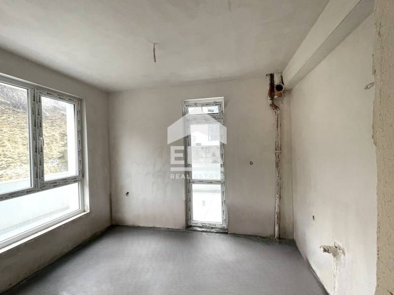 Тристаен апартамент ново строителство за продажба