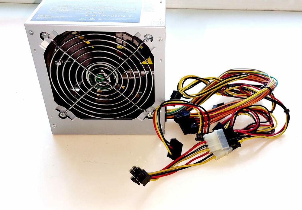 Продам блок питания GameMax model GM 400w