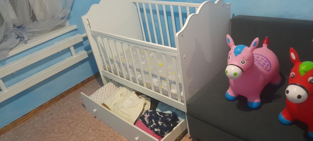 Продаётся детская кроватка