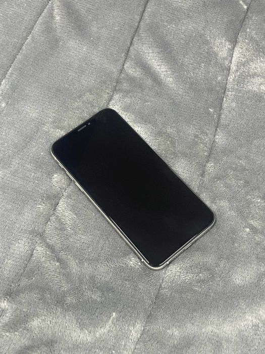 iPhone Xs 64GB Silver