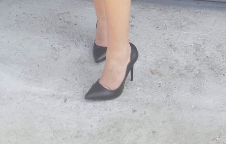 Черни стилето обувки с ефектен детайл