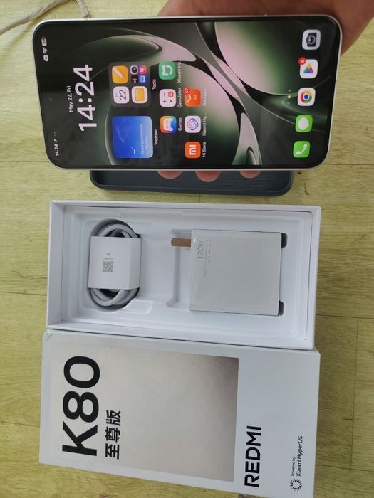 Redmi K80 ultra 12+12/256gb China