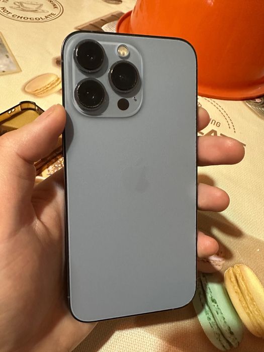 Продам айфон 13 про