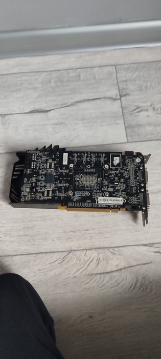 Продам видеокарту Gtx 560