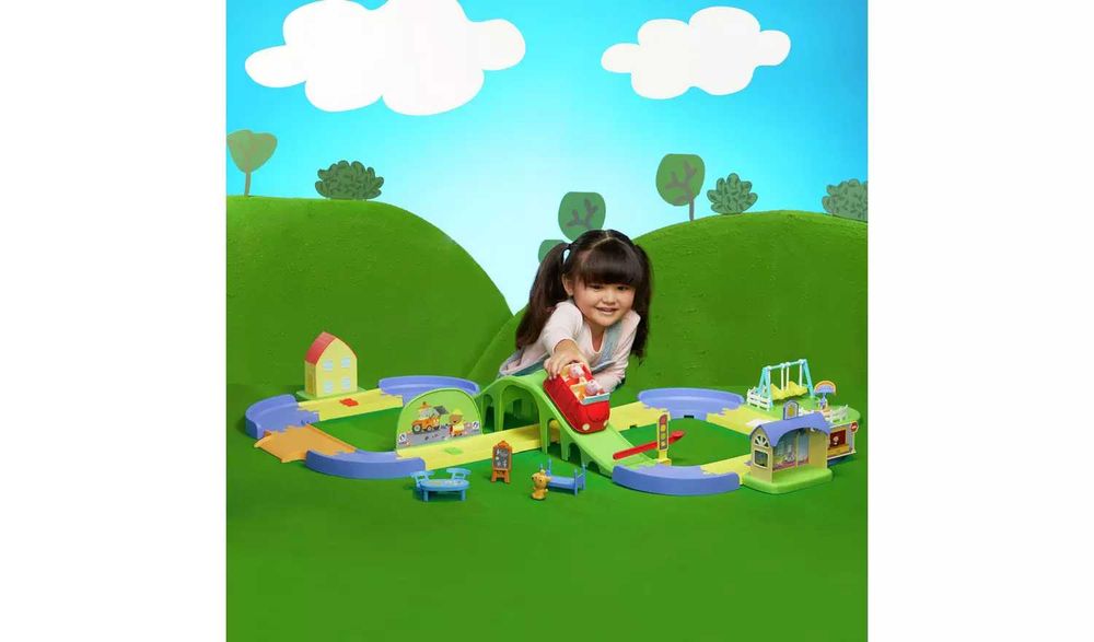 Пепа Пиг PEPPA PIG На разходка в града на Пепа Писта с кола Оригинален