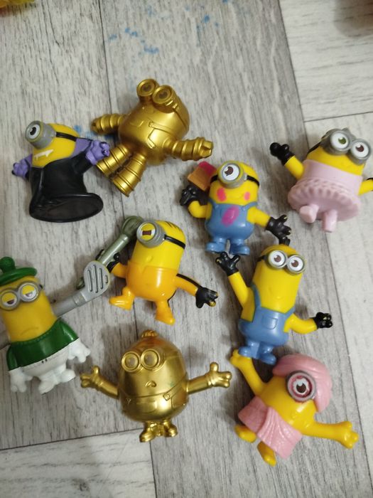 Игрушки миньоны .