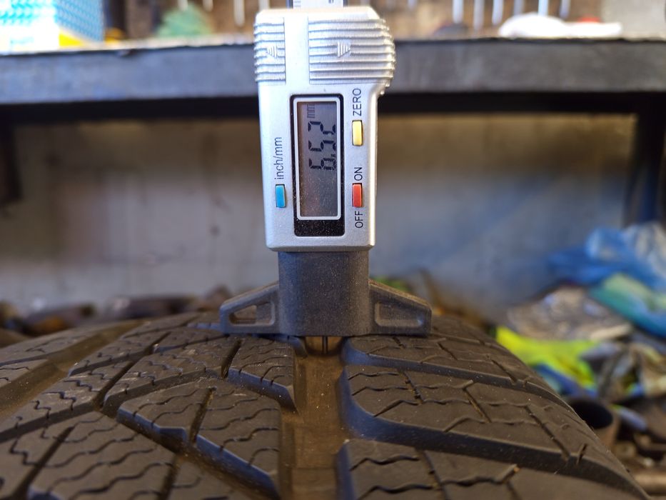 215/60/16 Pirelli 2 броя Зимни гуми дот2921