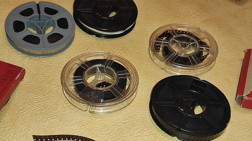 30 role cu pelicula pt. aparat proiectie atentie 7.5 cm diametrul la rola