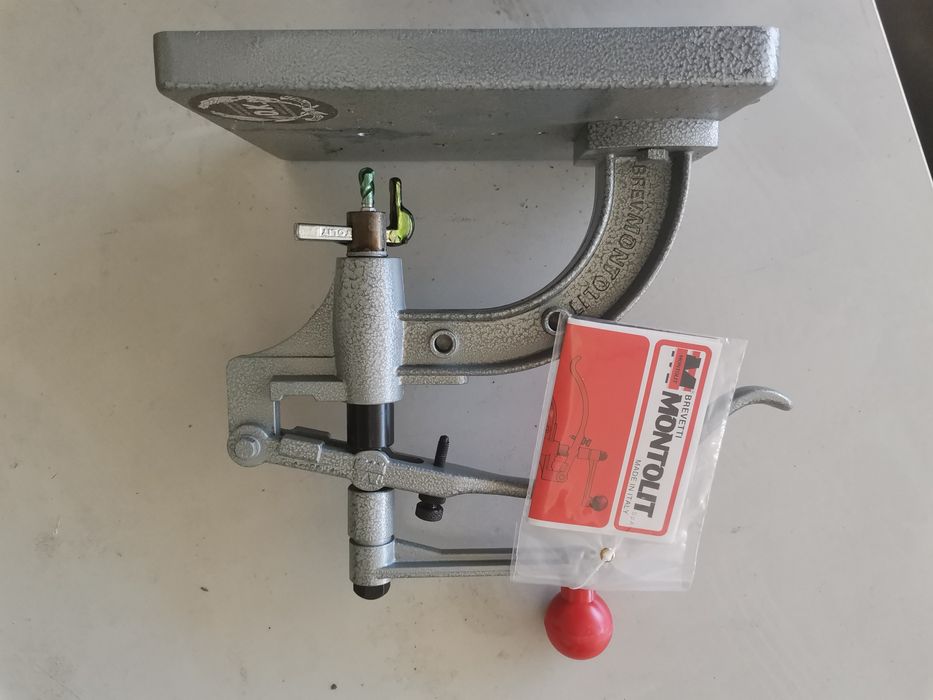 Ръчен инструмент за пробиване на плочки Montolit