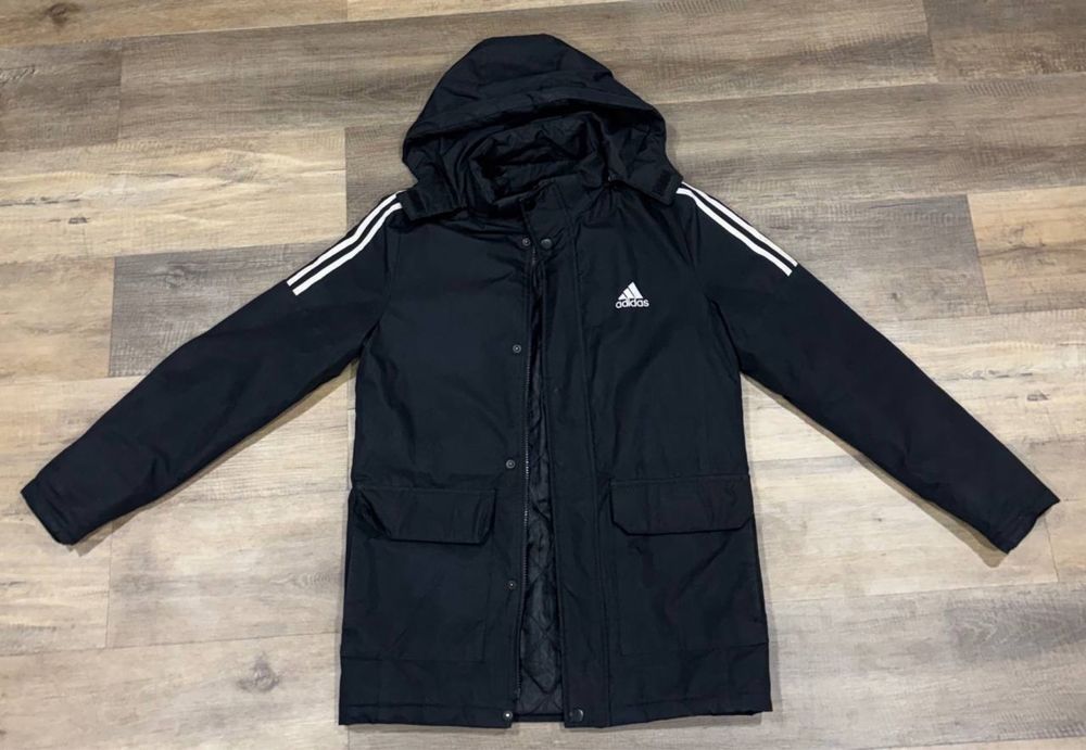черная куртка adidas