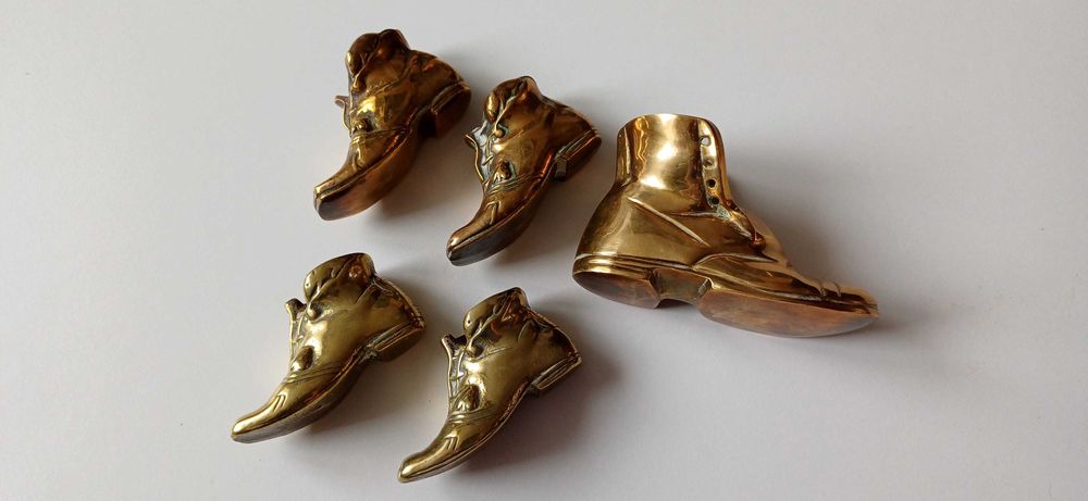 Figurine decorative din alamă