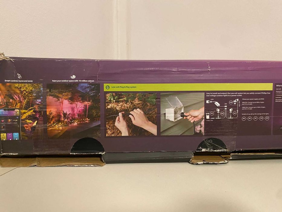 Spot LED RGB linear pentru exterior Philips Amarant Hue