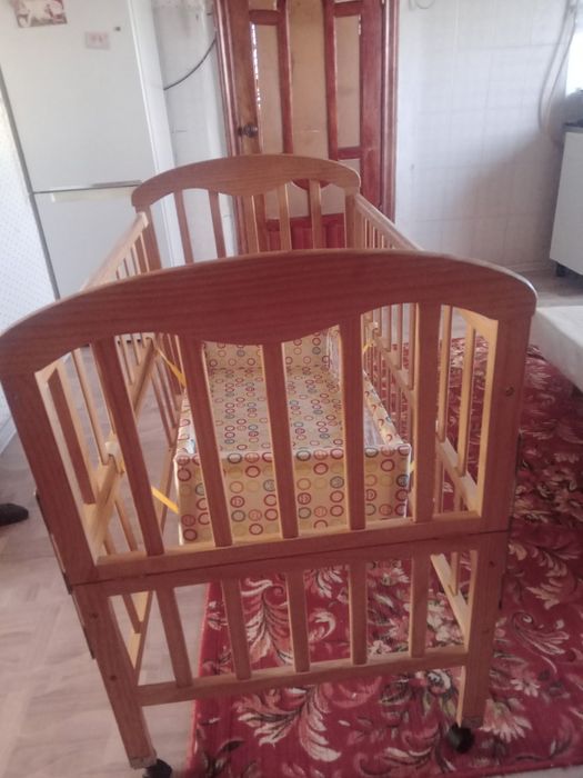 Продам манеж новый