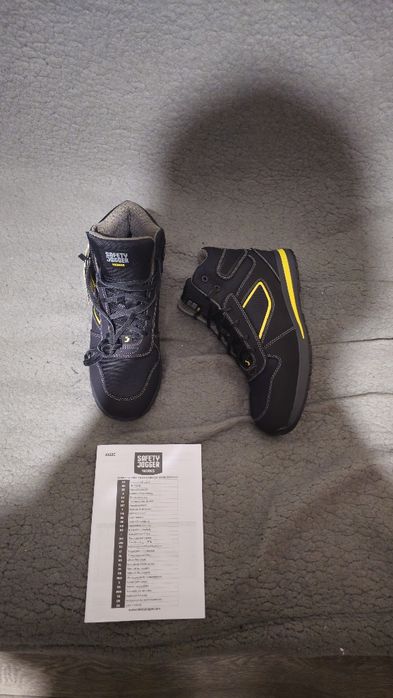 Зимняя обувь с защитой