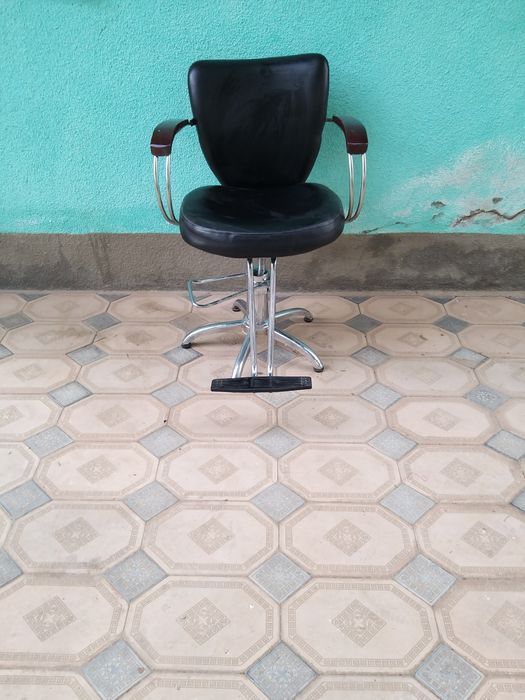 Продается мебель для салона красоты.