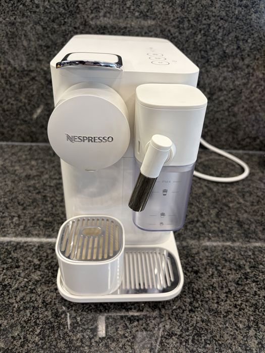 Кафемашина Nespresso Lattissima One Silky White