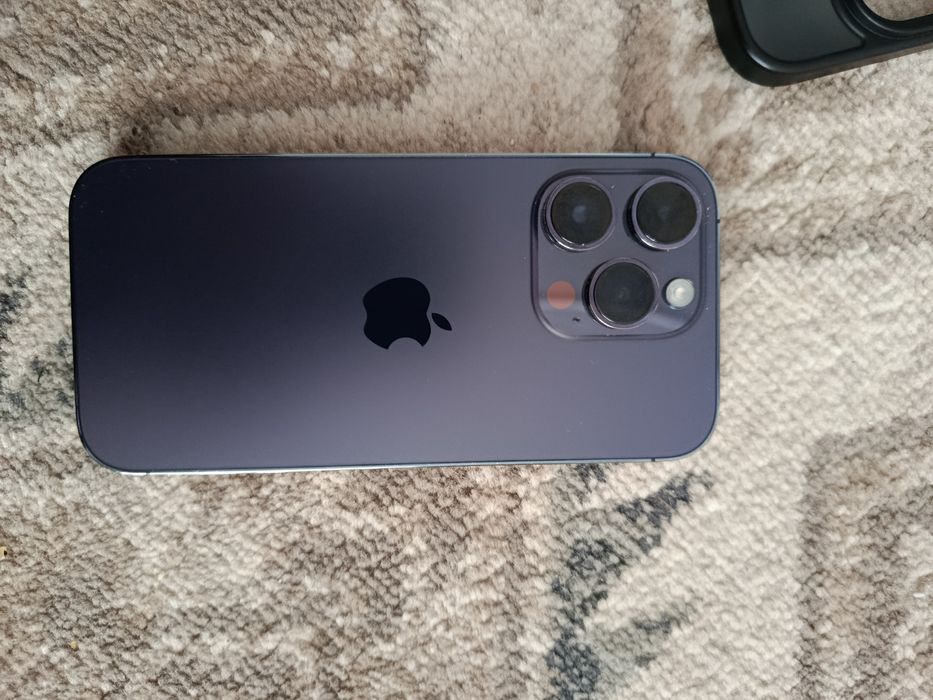 Айфон 14 про  кор док бар