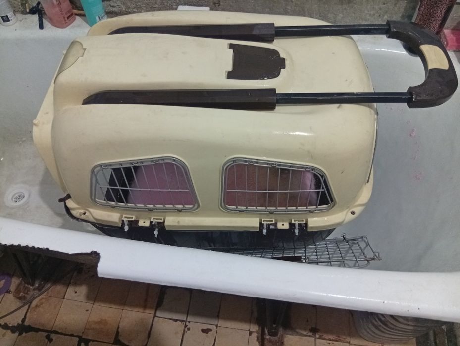 Продам большую переноску для животных