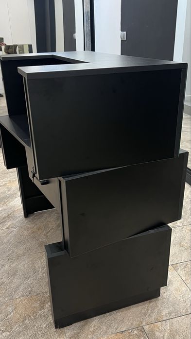 Ресепшен стол для бизнеса