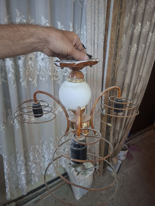 Люстра трёх рожковая