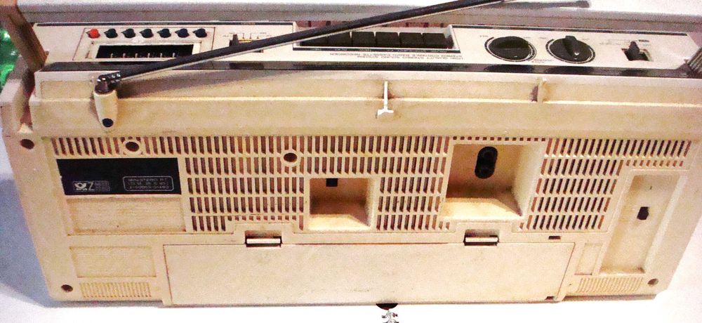 употребяван радиокасетофон Hitachi P 6 .