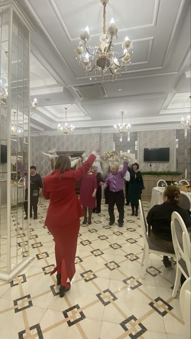 Ведущая тамада праздников