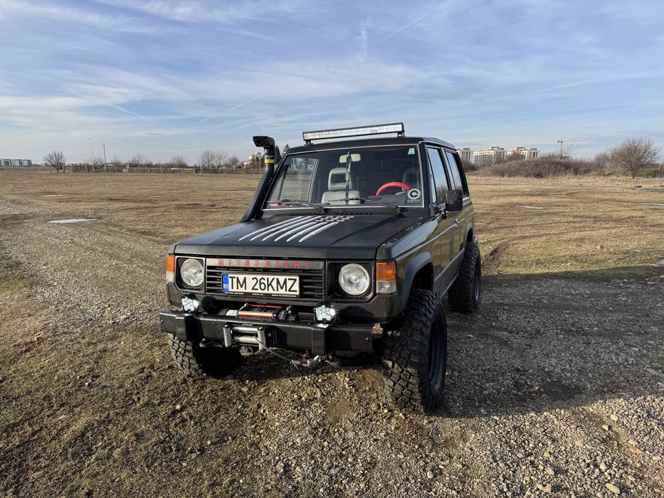 MITSUBISHI PAJERO MK 1988 / off-road