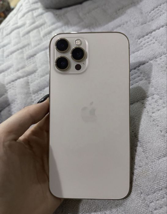 Продаю iPhone 12 Pro Max 256gb в хорошем состояние