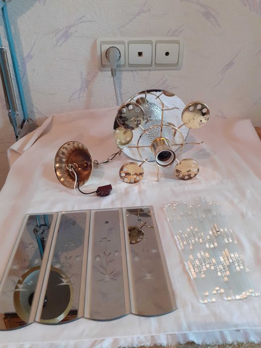 Продам люстру на одну лампочку