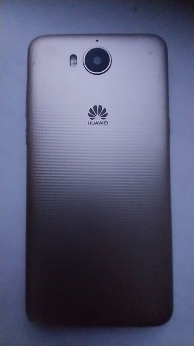 Huawei Y9 2017, рабочий, срочно, есть дефекты