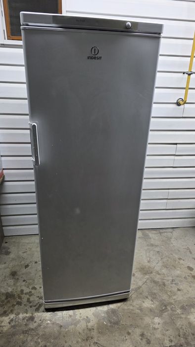 Продам морозильник