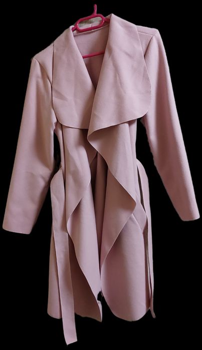 Елегантно дамско палто в комплект с ръкавици