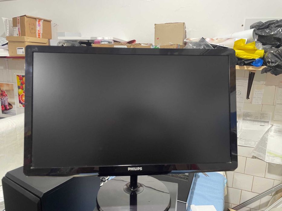 Vand laptop ASUS si monitoare
