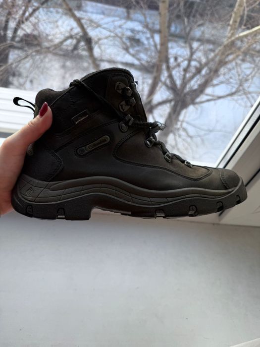 Продам ботинки зимние COLUMBIA