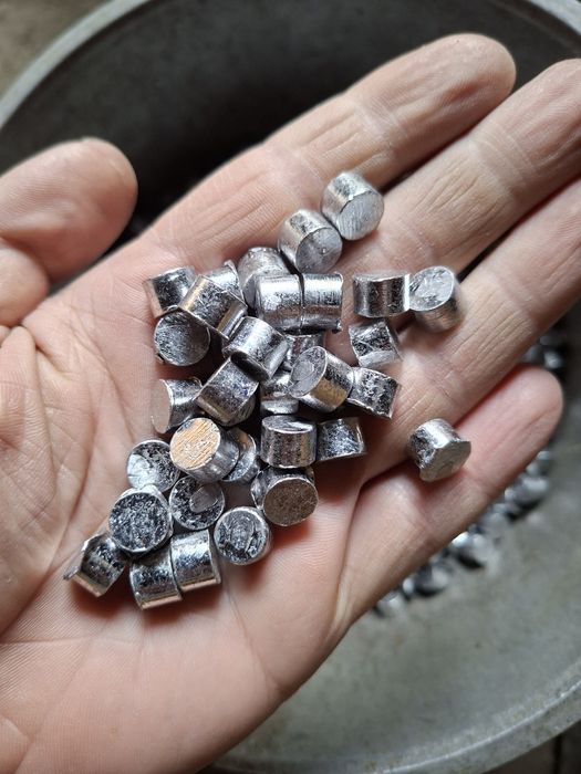 Свинец чистый . Для разных целей.