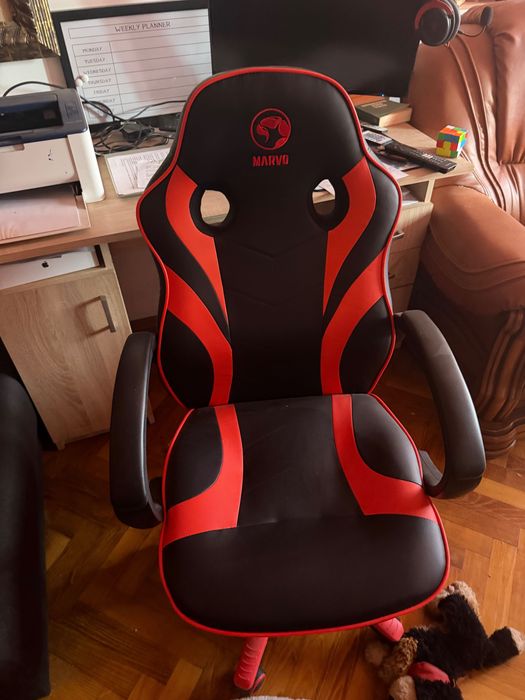 De vânzare scaun gaming Marvin, TV Android Philips 55, monitor curbat Samsung 17, pick Sony, soundbar Sony