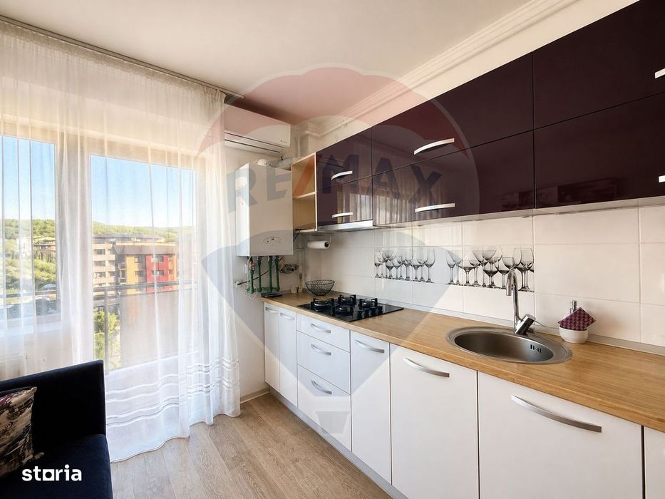 Apartament cu 3 camere de vânzare cu loc de parcare
