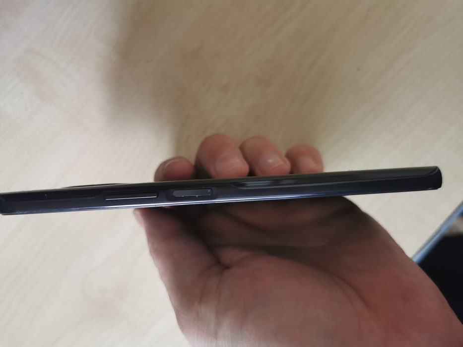 Vând Huawei nova 8 i