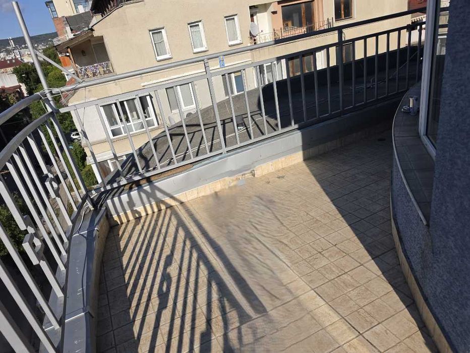 Дава се под наем Четиристаен апартамент в Варна, Център - 150 кв.м за 1200 € - Снимка #13