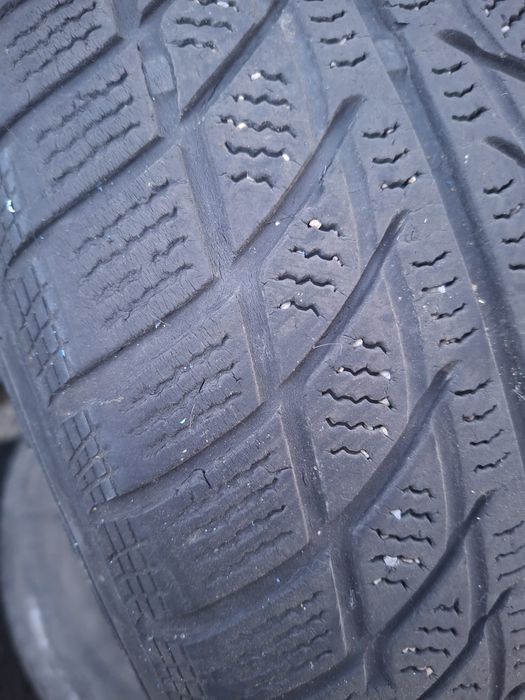 Vând 4 anvelope de iarna