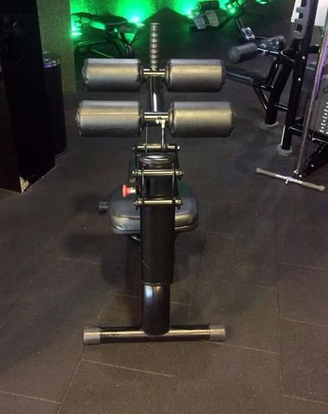 Фитнес уред Technogym Crunch Bench