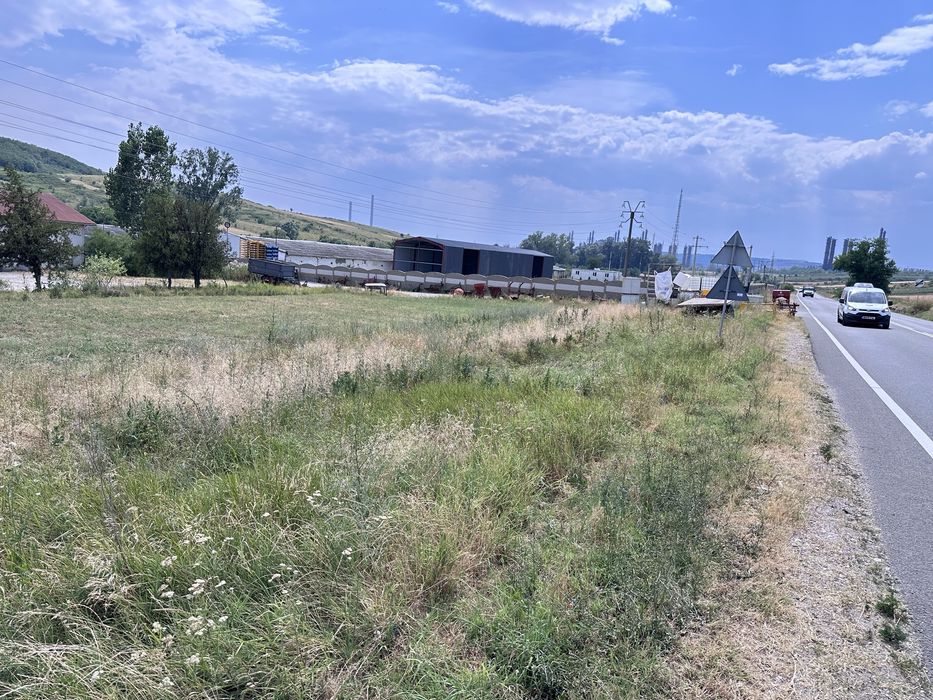 VAND TEREN INTRAVILAN 2000 mp cu 40m deschidere