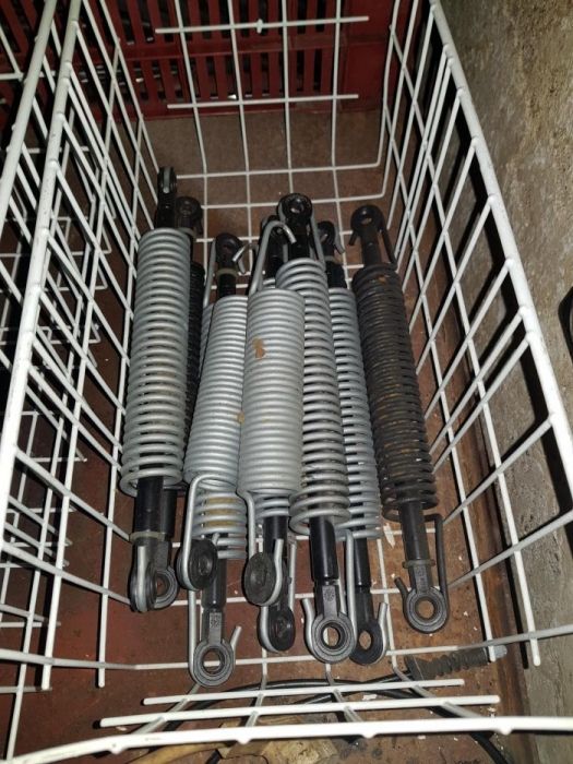 Амортесьори за заден капак бмв е60 гр. Панагюрище • OLX.bg