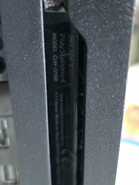 Playstation 4 PRO 1TB (PS4 PRO) + два джойстика и зарядна станция