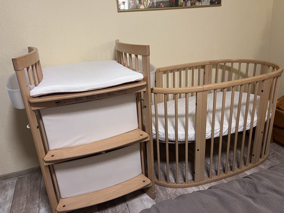 Set patut Stokke Sleepi cu masa de infasat